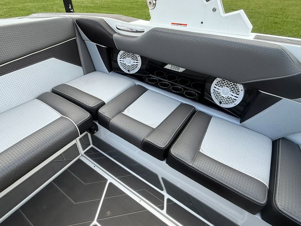 2022 Supreme S220 Icon